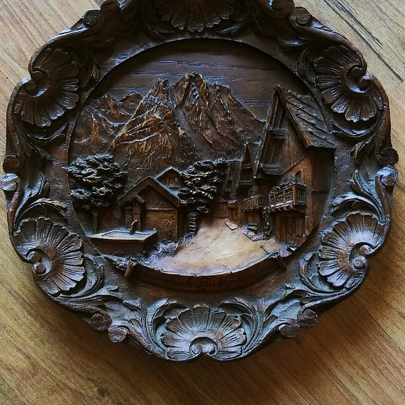 Carved wooden plack - Picture 1 of 4